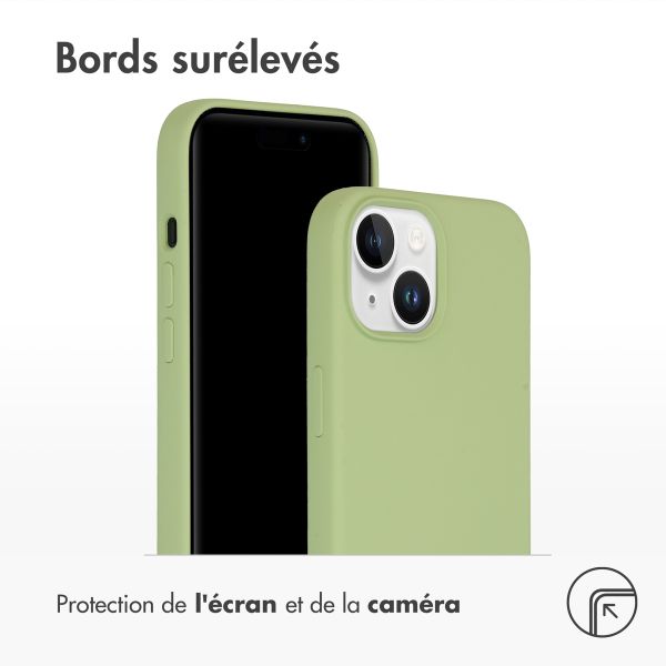 Accezz Coque Liquid Silicone avec MagSafe iPhone 15 - Vert