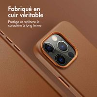 Accezz Coque arrière en cuir avec MagSafe Apple iPhone 15 Pro - Sienna Brown
