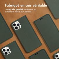 Accezz Étui de téléphone Slim Folio en cuir de qualité supérieure Apple iPhone 12 (Pro) - Vert