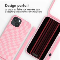 imoshion Coque design en silicone avec cordon iPhone 15 - Retro Pink