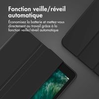 Accezz Étui de téléphone portefeuille Smart Silicone iPad Air 13 pouces (2024) M2 - Noir