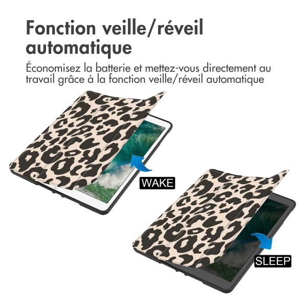 imoshion Coque tablette Trifold iPad 6 (2018) 9.7 pouces / iPad 5 (2017) 9.7 pouces / Air 2 (2014) / Air 1 (2013) - Leopard