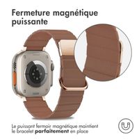 imoshion Bracelet en cuir magnétique Apple Watch Series 1-10 / SE / Ultra (2) - 42/44/45/46/49 mm - Brun