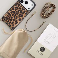 Selencia Coque de télephone Nova avec cordon et porte-cartes Apple iPhone 17 Pro - Leopard