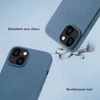 Selencia Coque avec dragonne de luxe Apple iPhone 13 - Bleu