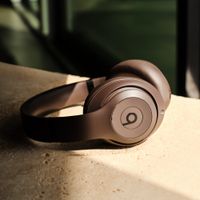 Beats Casque sans fil Studio Pro - Réduction active du bruit (ANC) - Deep Brown