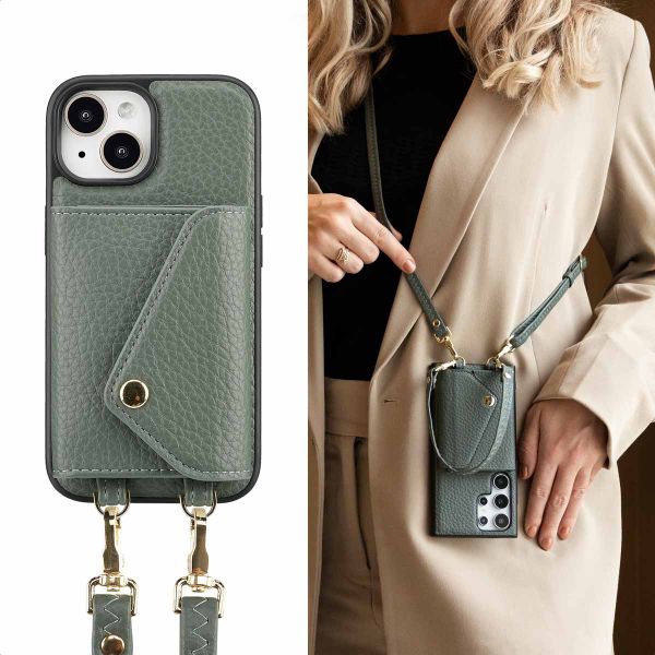 Selencia Coque à cordon avec porte-cartes enveloppe Sera iPhone 15 - Sage Green