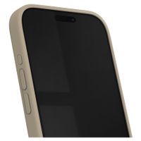 iDeal of Sweden Coque en silicone avec MagSafe Apple iPhone 15 Pro - Beige