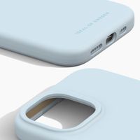 iDeal of Sweden Coque en silicone avec MagSafe Apple iPhone 17e / 16e / 15 / 14 / 13 - Light Blue