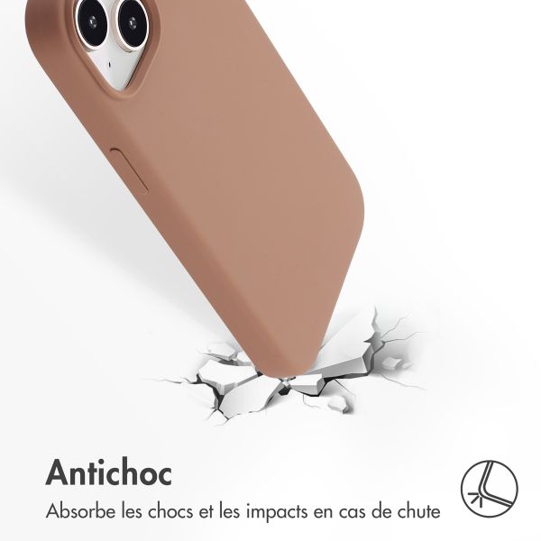 Accezz Coque Liquid Silicone avec MagSafe Apple iPhone 15 - Lichtbruin