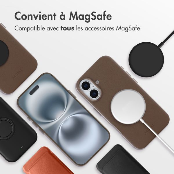 Accezz Coque arrière en cuir avec MagSafe Apple iPhone 16 - Marron café