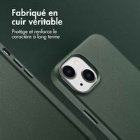 Accezz Coque arrière en cuir avec MagSafe Apple iPhone 14 - Cedar Green