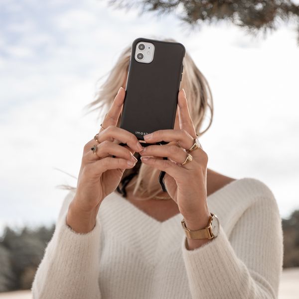 imoshion Coque de couleur avec cordon amovible Apple iPhone 12 (Pro) - Noir