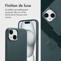 Accezz Étui de téléphone portefeuille en cuir 2-en-1 avec MagSafe Apple iPhone 15 - Cedar Green