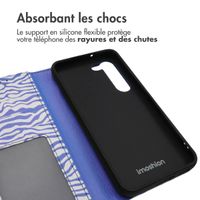 imoshion Étui de télephone portefeuille Design Samsung Galaxy S23 - White Blue Stripes