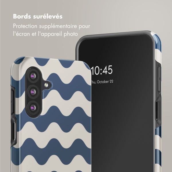 Selencia Coque arrière Vivid Samsung Galaxy A26 - Wave Vibes Classic Blue