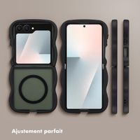 Selencia Coque arrière Wavy avec MagSafe Samsung Galaxy Z Flip 7 - Noir