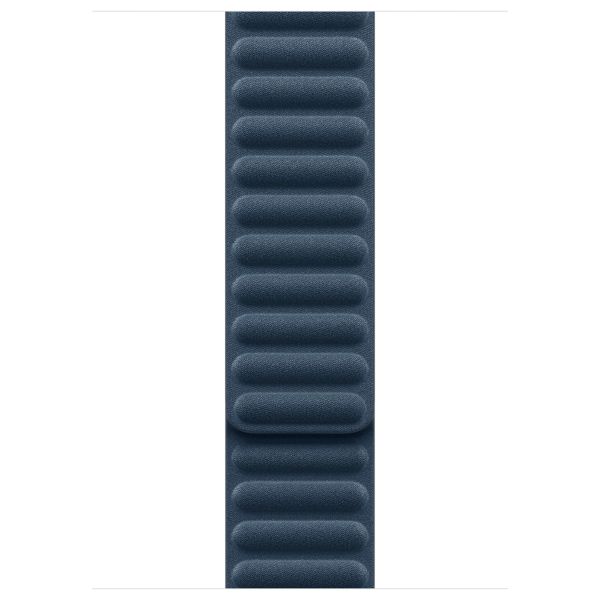 Apple Bracelet à maillons magnétique FineWoven Apple Watch Series 1 t/m 11 / SE / Ultra (44/45/46/49 mm) - Taille S/M - Baltic Blue