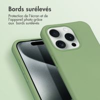 imoshion Coque de couleur avec cordon amovible Apple iPhone 15 Pro - Vert