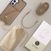 Selencia Coque de télephone Sera avec cordon et porte-cartes enveloppe Samsung Galaxy S26 - Taupe
