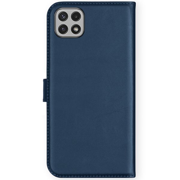 Selencia Étui de téléphone portefeuille en cuir véritable Galaxy A22 (5G) - Bleu