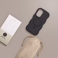 Selencia Coque arrière Wavy avec MagSafe Samsung Galaxy A36 / A56 - Noir