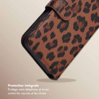 Selencia Étui de télephone portefeuille imprimé léopard Sabi Apple iPhone 12 (Pro) - Mocha Brown