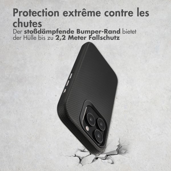 Accezz Coque Tough avec MagSafe Apple iPhone 15 Pro - Noir