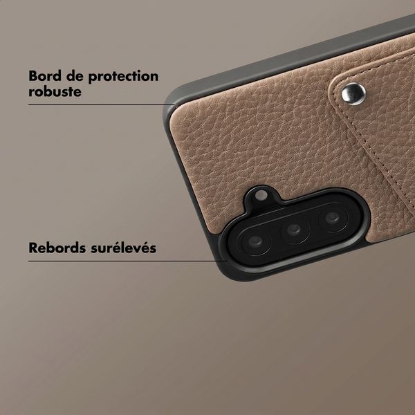 Selencia Coque Riva avec porte-cartes Samsung Galaxy A57 (5G) - Mocha Brown