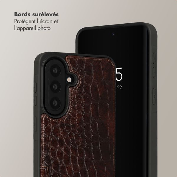 Selencia Coque de télephone Nova Croco avec cordon et porte-cartes Samsung Galaxy A57 (5G) - Choco Brown
