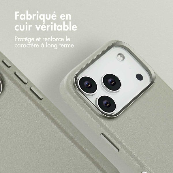 Accezz Coque arrière en cuir avec MagSafe Apple iPhone 17 Pro - Light Grey