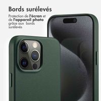 Accezz Coque arrière en cuir avec MagSafe Apple iPhone 15 Pro Max - Cedar Green