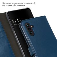 Selencia Étui de téléphone portefeuille en cuir véritable Samsung Galaxy A13 (5G) / A04s - Bleu