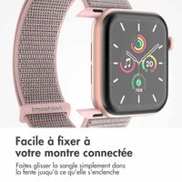 imoshion Bracelet en nylon Apple Watch Series 1 t/m 9 / SE (38/40/41 mm) | Series 10 / 11 (42 mm) - Sand Pink
