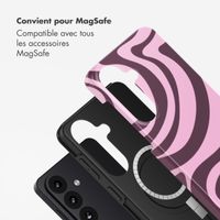 Selencia Coque arrière Vivid avec MagSafe Samsung Galaxy S26 Plus - Wavy Swirl Pink Plum