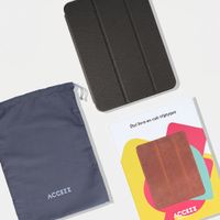 Accezz Coque tablette trifold en cuir Apple iPad Pro 13 (2025) M5 / (2024) M4 - Noir