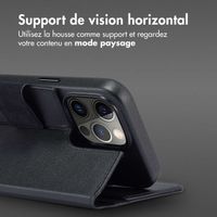 Accezz Étui de téléphone portefeuille en cuir 2-en-1 avec MagSafe iPhone 15 Pro Max - Onyx Black