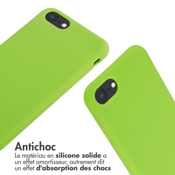 imoshion ﻿Coque en silicone avec cordon iPhone SE (2022 / 2020) / 8 / 7 - Vert Fluo