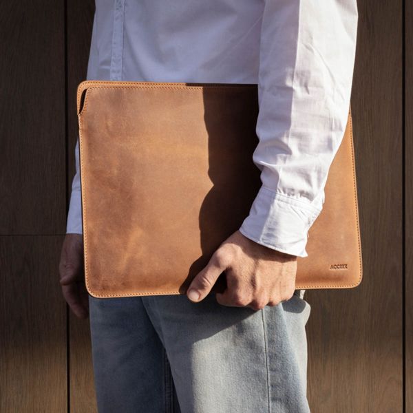 Accezz Leather Pochette ordinateur Apple MacBook 15 pouces - Cognac
