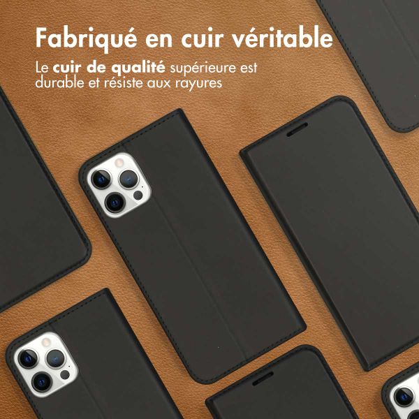 Accezz Étui de téléphone Slim Folio en cuir de qualité supérieure Apple iPhone 12 (Pro) - Noir