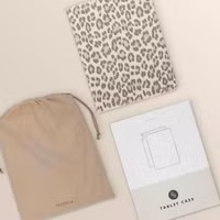 Selencia Coque tablette Sabi avec imprimé léopard Apple iPad 11 (2025) 11 pouces A16 / iPad 10 (2022) 10.9 pouces - Soft Ivory