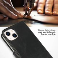 Selencia Étui portefeuille en cuir véritable Apple iPhone 13 - Noir