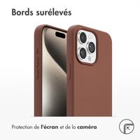 Accezz Coque Liquid Silicone avec MagSafe iPhone 15 Pro Max - New Tea Brown