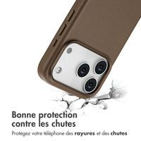 Accezz Coque arrière en cuir avec MagSafe Apple iPhone 17 Pro - Marron café