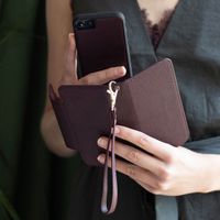 Selencia Etui portefeuille serpent amovible 2-en-1 Llyr iPhone 13 Pro - Rouge foncé