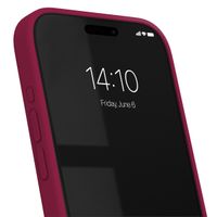 iDeal of Sweden Coque Silicone Apple iPhone 15 Pro - Cranberry