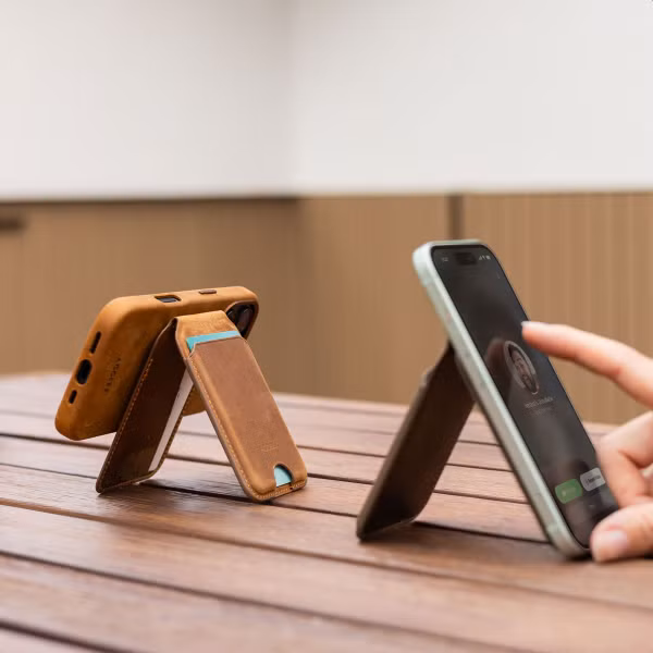 Accezz Porte-cartes MagSafe en cuir vintage avec support - Tobacco Cognac