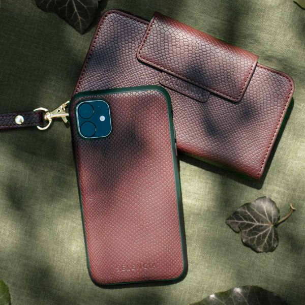 Selencia Etui portefeuille serpent amovible 2-en-1 Llyr iPhone 13 Pro - Rouge foncé