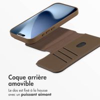 Accezz Étui de télephone portefeuille en cuir 2-en-1 avec MagSafe Apple iPhone 17 Pro - Marron café