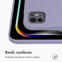 Accezz Coque Liquid Silicone avec porte-stylet Apple iPad Pro 11 (2025) M5 / (2024) M4 - Lila